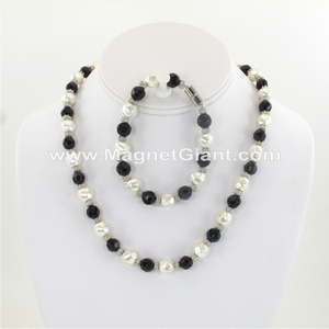 beaded-necklace