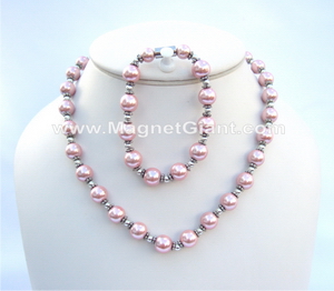 pearl necklace