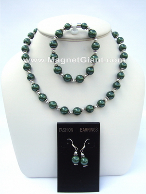 pearl necklace