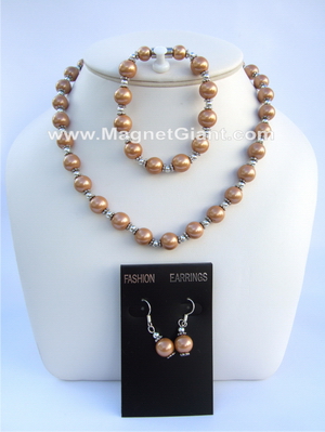 pearl necklace