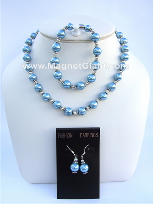 pearl necklace