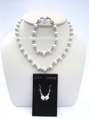 pearl necklace